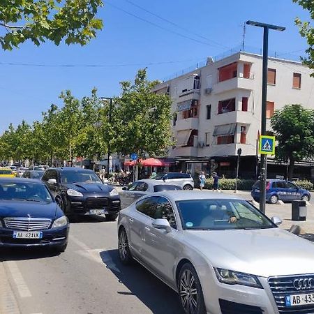 Lolu Apartment Plus Privat Parking Vlorë Dış mekan fotoğraf
