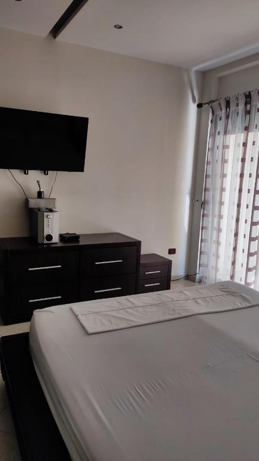 Lolu Apartment Plus Privat Parking Vlorë Dış mekan fotoğraf