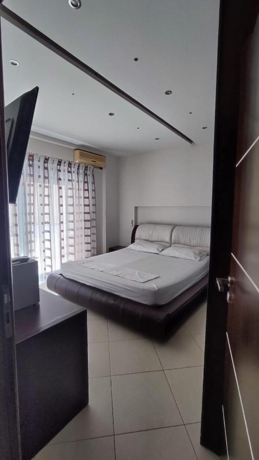 Lolu Apartment Plus Privat Parking Vlorë Dış mekan fotoğraf